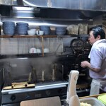 中華そば 多賀野 - 厨房