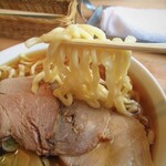 高長まるしげ - この自家製の太麺もたまんなぁい♬