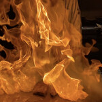 神戸牛 鉄板焼 リオ - 一瞬の花火のように美しい炎で肉が旨くなる魔法