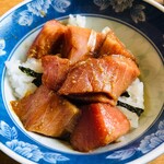 ラーメン河 - 分厚くカットされたまぐろ丼♡