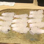 温石 - はしりの鱧が並びます