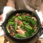 温石 - 葉葱の緑が眩しい