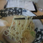 麪家ひばり - 麪家ひばり・白湯ラーメン 麺近影(2012.05)