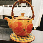 Tonkatsu Yamamoto - おかわり用の熱茶