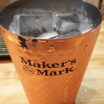 焼き鳥 ばかちん - どこかラムっぽいコクと風味が素晴らしいメーカーズマーク480円。