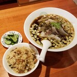 麺屋 六感堂 - おめで鯛 山椒ブラック＋ちゃこ飯＋漬物