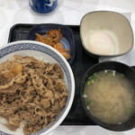 Yoshinoya - 朝牛セット459円に小鉢に温玉を追加でキムチ102円。