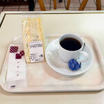 手作りパンとコーヒー たばな - 玉子サンド198円、ホットコーヒー430円