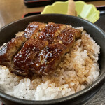 炭火うなぎ 和風料理 伊勢梅 - ツヤツヤ(^-^)