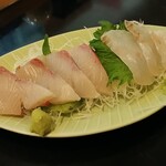 Uogashi Sushi - かんぱちとひらめです
