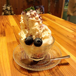 モットコーヒースタンド - そんなに大きくないのですぐ食べられる