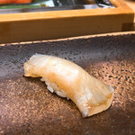 すし匠 - 星鰈昆布〆のにぎり