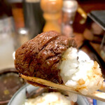 焼肉 かっぱ梶岡 - スーパーハラミでご飯を巻く