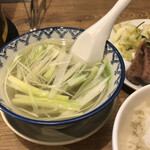 やみつきホルモン利久 - テールスープ