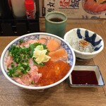 磯丸水産 堺東駅前店 - R.1.9.27.昼 いくらサーモンねぎトロ丼 951円税込・ご飯大盛り +108円税込・しらすおろし 108円税込