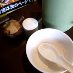 燕三条ラーメン ガッツリ軒 - モヤシ入れ