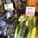 駕籠休み - ナスやとうもろこしも安い❗️