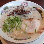 博多ラーメン 山桜 - ラーメン(かた) \700