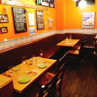 南スペインを感じられる店内でゆったりお食事をお楽しみ下さい！