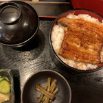 Unagi Sakata - 坂田うな重（鰻が二段）3,300円　肝吸い、香の物、小鉢付き