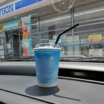 LAWSON - ドリンク写真:MACHI cafe アイスコーヒー(S) 100円