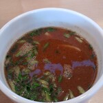 麺処 ajito - つけ汁はネギとシナチク入り
