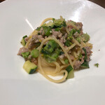 ダ マッサ - サルシッチャと緑野菜のパスタ　茹で加減も最高でうんまいっ！