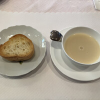 Chez T’S - 持ち手がお洒落なスープカップなり(O_O)