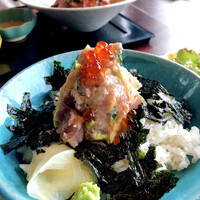 星空の中へ - マグロ勘八いくら海鮮大漁丼