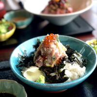 星空の中へ - マグロ勘八いくら海鮮大漁丼