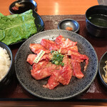 Yakiniku Tokkyuu Premium - カルビランチ(お肉1.5倍)¥1,280+ご飯大盛り¥50+税