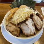 麺屋しずる 豊川店 - 記念ラーメン（全トッピング、醤油、並）1000円