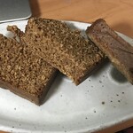 ソーケシュ製パン×トモエコーヒー - スパイスケーキはこんな感じ