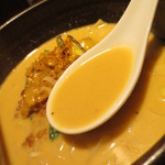 ユタの店 - クリーミーでパンチの効いた絶品スープ