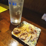 セレベス - 焼酎の水割りとお通しの豚しゃぶサラダ