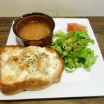 ココカラアヂト カフェプラスシェア - キノコの豆乳グラタントーストlunch（980円）