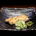 銀座 いっぱし - うなぎ白焼き(宍道湖) スダチ塩・ワサビの茎の醤油漬け