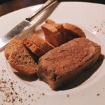 バー カヴァロ - 鶏白肝とフォアグラのパテ