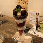 ジゅんベリーCafe - アメリカンチェリーのパフェ¥1500