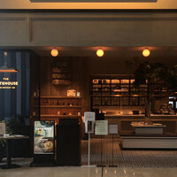 THE GATEHOUSE - THE GATEHOUSE