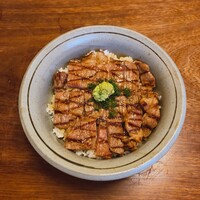 春鶯亭ひら - ♦︎牛焼丼　¥4,400