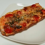 セシュエット - フランスパンにベシャメルソースと海老のビスク、海老とトマトにチーズをかけた海老のタルティーヌ378円