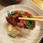 炭火焼肉しゃぶしゃぶ きた里 - 上タンでネギを巻いてみました！