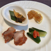 桂林 - 広東の焼き物入り 前菜四種盛り合わせ