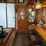 さんくるげ - 店内はテーブル席と小上り席