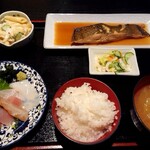 くつろぎや - カレイの煮付け定食 770円