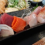 和風ダイニング しらはま - お刺身とミニフライ定食、お刺身
