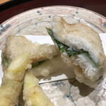 日本料理 太月 - フルコース１６５００円。メイタガレイの挟み揚げ、姫竹の天ぷら。肉厚のカレイは、みずみずしく、ホクホクで、とても美味しくいただきました（╹◡╹）