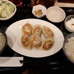 餃子 満彩 - 牛肉と玉ねぎの餃子定食　\880(20-06)