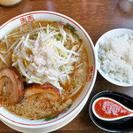 らーめん　のろし - ラーメン（チャーシュー２枚）＆ 辛みそ ＆ 半ライス